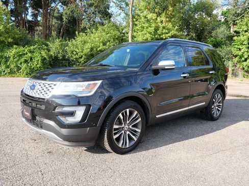 Certified 2017 Ford Explorer Platinum AWD/4WD image 2