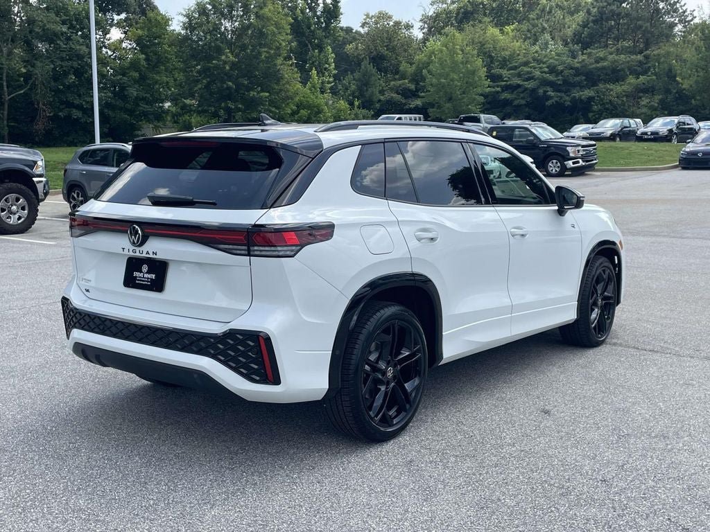 New 2026 Volkswagen Tiguan SE R-Line FWD image 14
