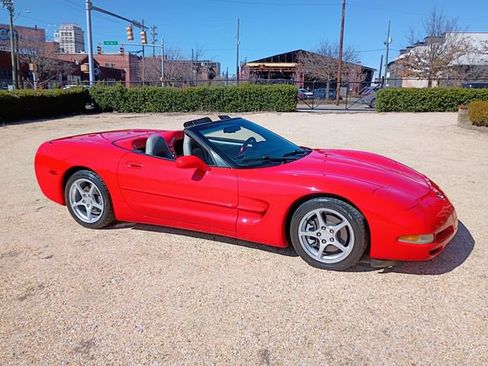 Used 1998 Chevrolet Corvette Convertible w/ Memory Pkg image 19