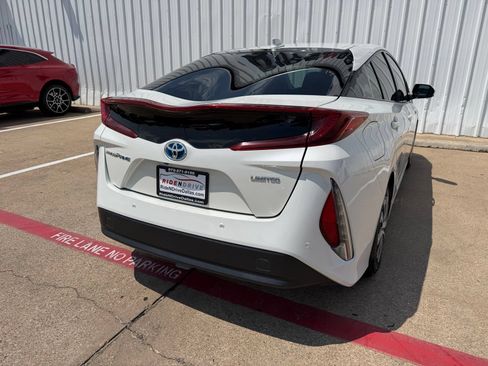 Used 2020 Toyota Prius Prime Limited FWD image 6