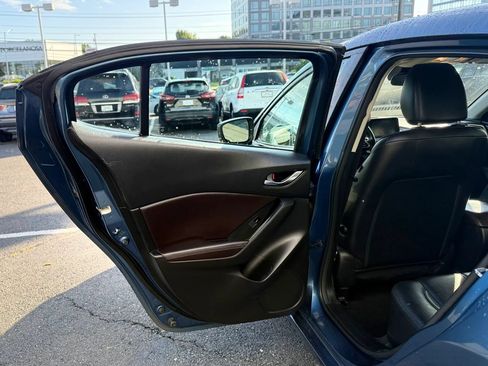 Used 2017 MAZDA MAZDA3 Touring FWD image 25