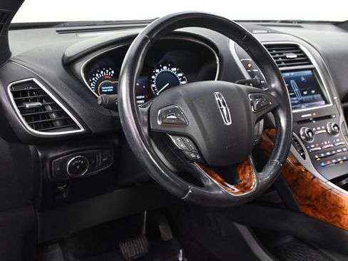Used 2016 Lincoln MKX Reserve w/ Driver Assistance Package AWD/4WD image 11