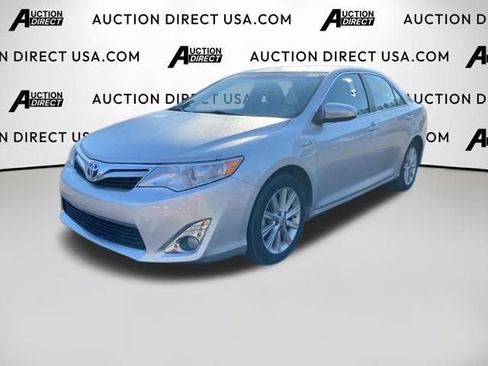 Used 2013 Toyota Camry XLE image 1