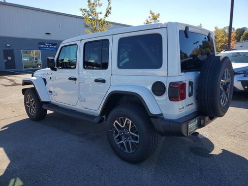 New 2026 Jeep Wrangler Unlimited Sahara AWD/4WD image 4