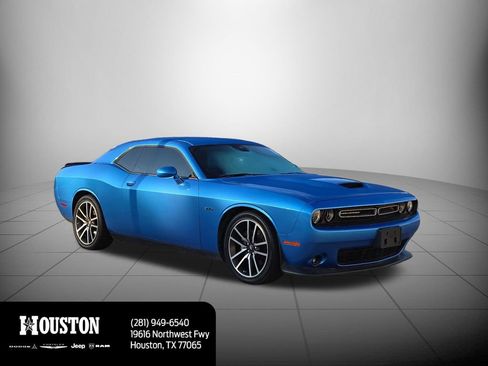 Used 2023 Dodge Challenger R/T w/ Plus Package RWD image 3