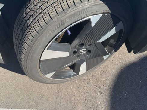 Used 2025 Nissan Kicks SR image 8