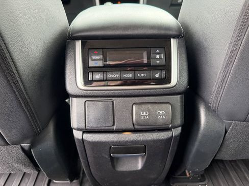 Used 2020 Subaru Ascent Limited w/ Popular Package #3 AWD/4WD image 38