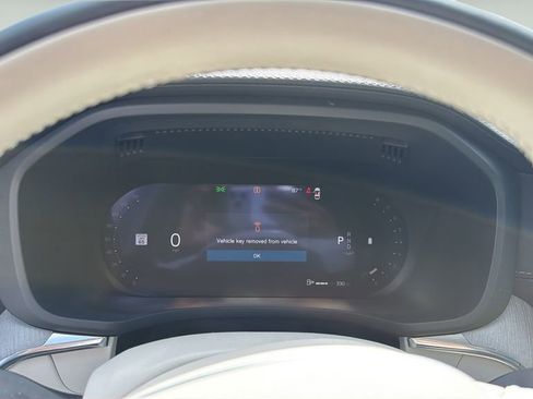 Used 2018 Volvo XC60 T5 Momentum w/ Convenience Package AWD/4WD image 10