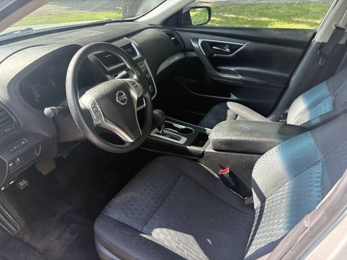 Used 2017 Nissan Altima 2.5 S w/ Power Driver Seat Package FWD image 18