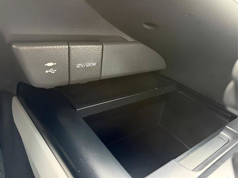 Used 2019 Toyota Camry SE w/ Convenience Package FWD image 38