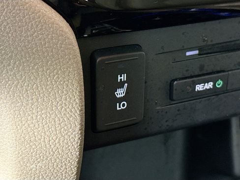 Used 2016 Honda Pilot Touring image 25