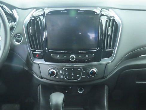 Used 2023 Chevrolet Traverse LT image 14