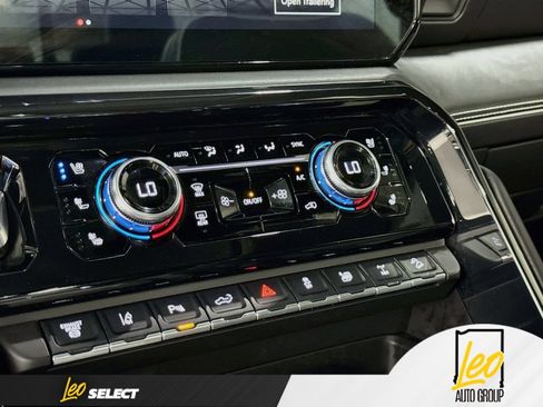 Used 2025 GMC Sierra 2500 AT4X AWD/4WD image 18