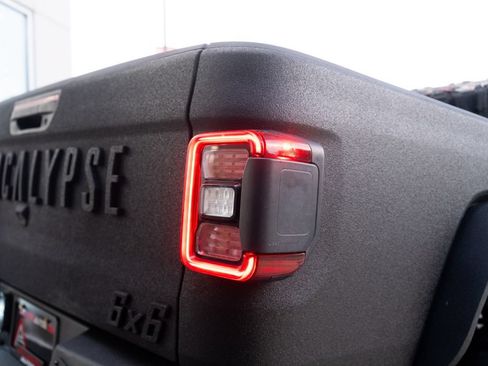 Used 2020 Jeep Gladiator Rubicon AWD/4WD image 17