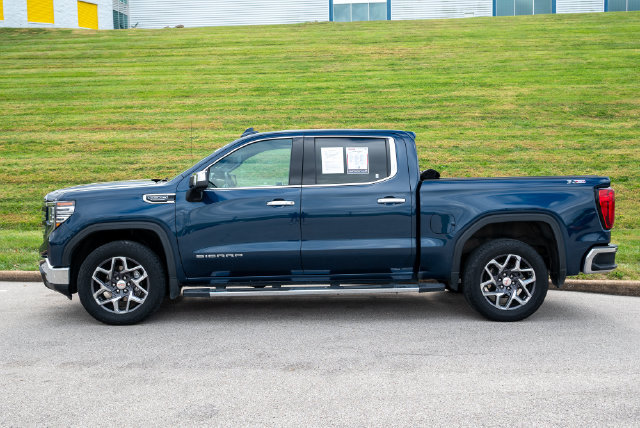Used 2023 GMC Sierra 1500 SLT w/ SLT Premium Plus Package AWD/4WD image 30