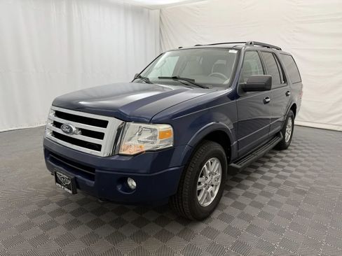 Used 2011 Ford Expedition XLT AWD/4WD image 2