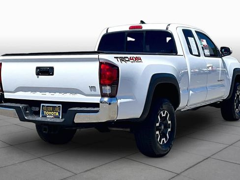 Certified 2019 Toyota Tacoma TRD Off-Road AWD/4WD image 12