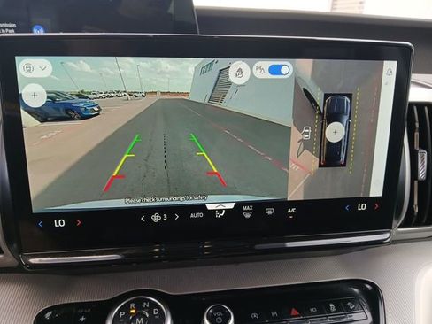 Used 2025 Ford Expedition Active image 23