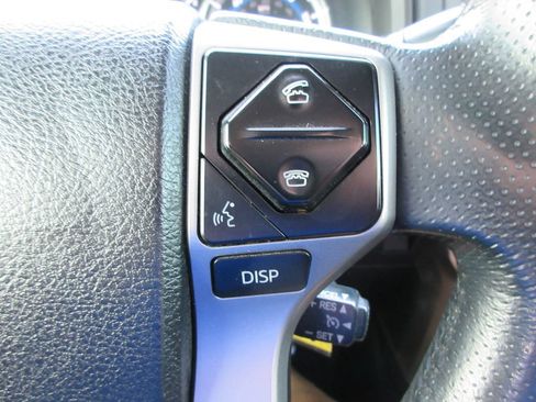 Used 2018 Toyota 4Runner SR5 AWD/4WD image 26