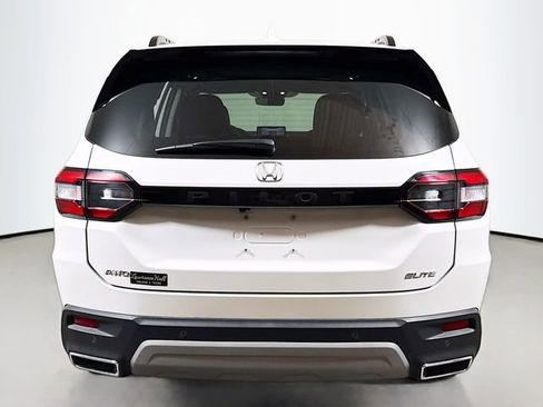 Used 2025 Honda Pilot Elite image 5
