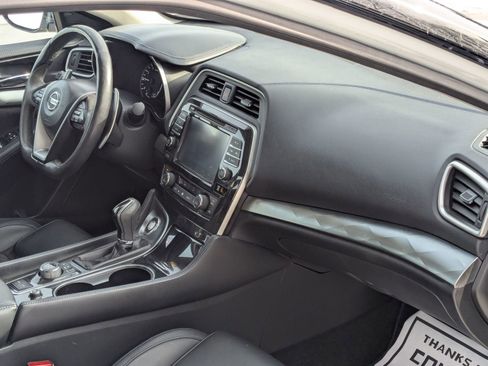 Used 2016 Nissan Maxima SR w/ Midnight Edition image 32