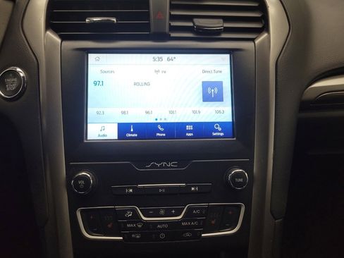 Used 2020 Ford Fusion SEL image 25