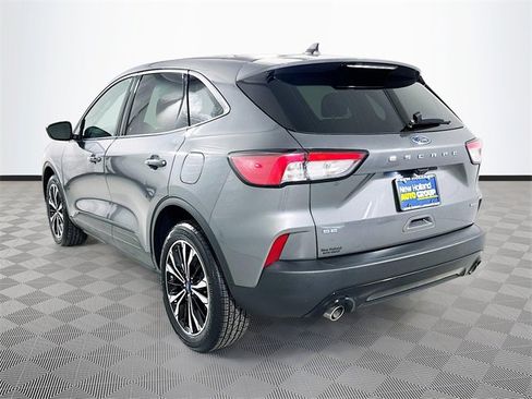 Certified 2022 Ford Escape SE w/ SE Sport Appearance Package image 5