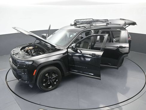 Used 2022 Jeep Grand Cherokee L Laredo RWD image 67