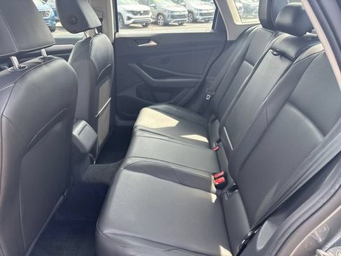 Used 2019 Volkswagen Jetta SE FWD image 25