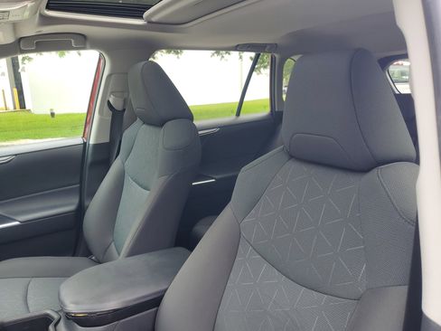 Used 2023 Toyota RAV4 XLE w/ Convenience Package image 18