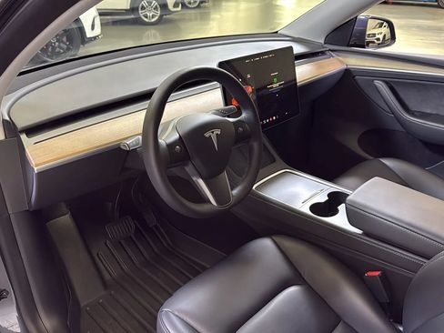 Used 2023 Tesla Model Y Long Range AWD/4WD image 11