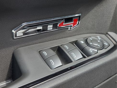 Used 2025 GMC Sierra 1500 AT4 w/ AT4 Premium Package AWD/4WD image 15