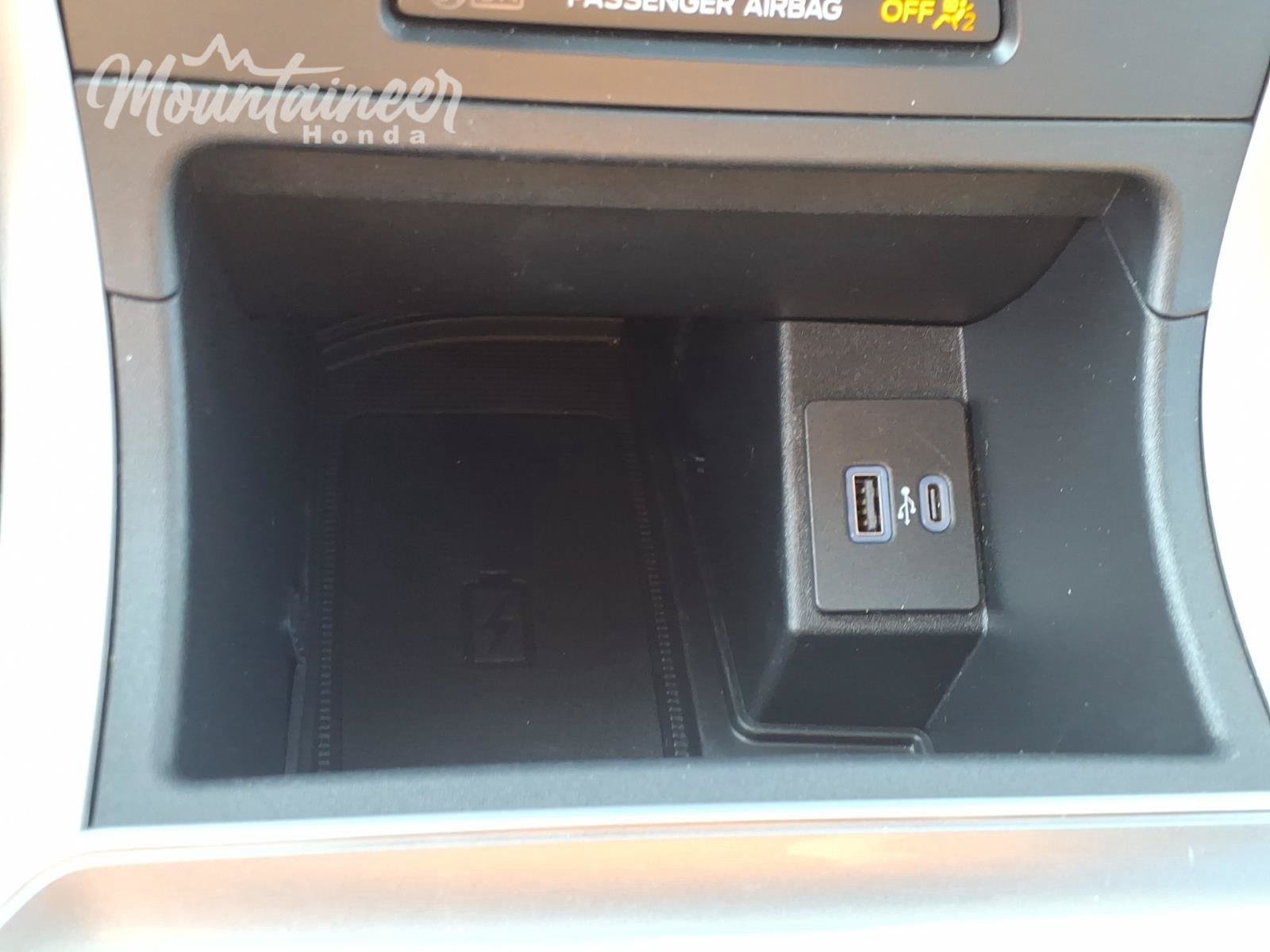 Used 2024 Ford Edge SEL w/ Convenience Package AWD/4WD image 38
