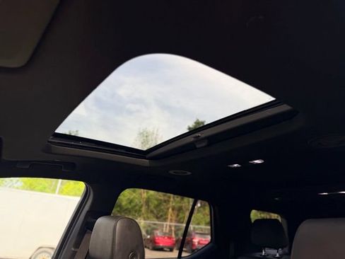 Used 2023 Chevrolet Traverse RS w/ LPO, Floor Liner Package AWD/4WD image 18