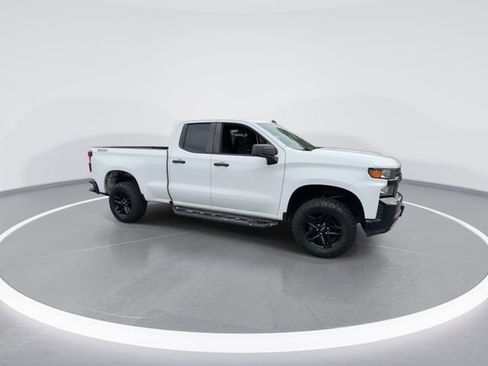 Used 2019 Chevrolet Silverado 1500 Custom Trail Boss w/ Custom Convenience Package AWD/4WD image 2