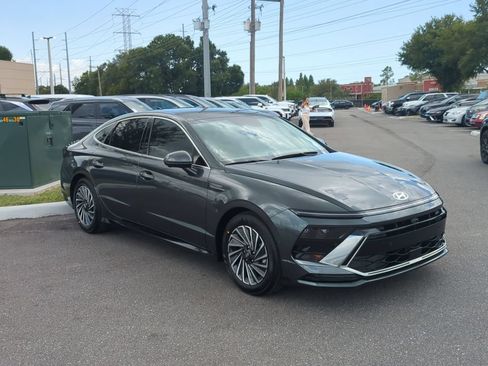 New 2026 Hyundai Sonata Limited FWD image 2