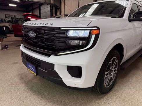 Certified 2025 Ford Expedition Max Active image 33