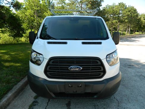 Used 2017 Ford Transit 250 130 Low Roof RWD image 2
