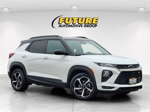 Used 2023 Chevrolet TrailBlazer RS w/ Convenience Package image 1