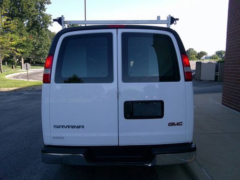 Used 2017 GMC Savana 2500 RWD image 7