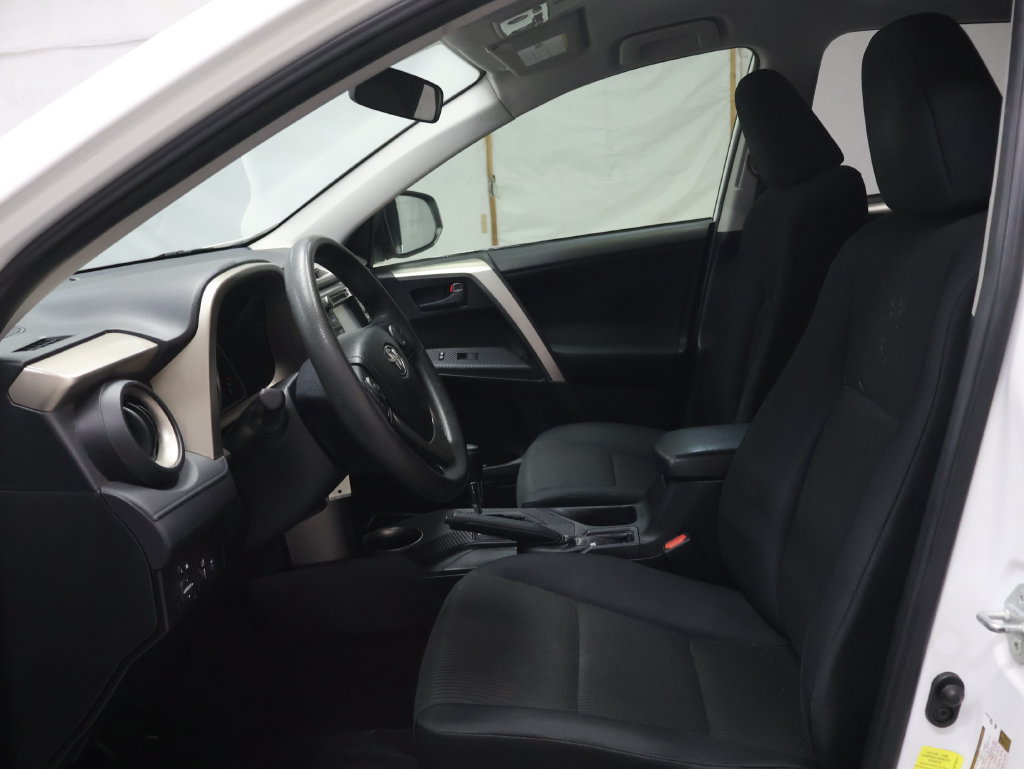 Used 2015 Toyota RAV4 LE FWD image 16
