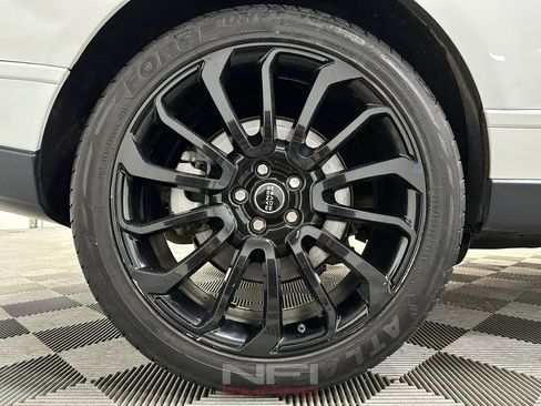 Used 2018 Land Rover Range Rover Supercharged image 18