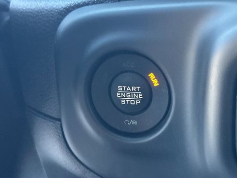 Used 2021 Jeep Wrangler Unlimited Sahara image 27