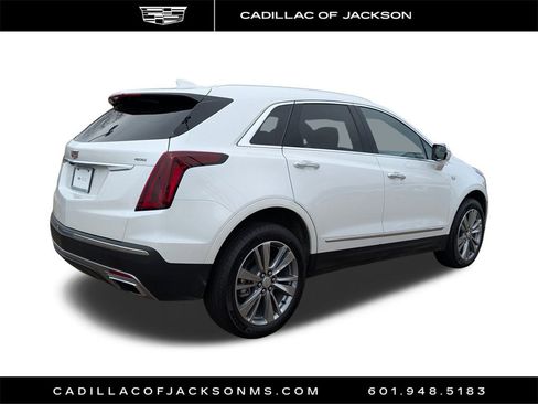 Used 2025 Cadillac XT5 Premium Luxury image 3