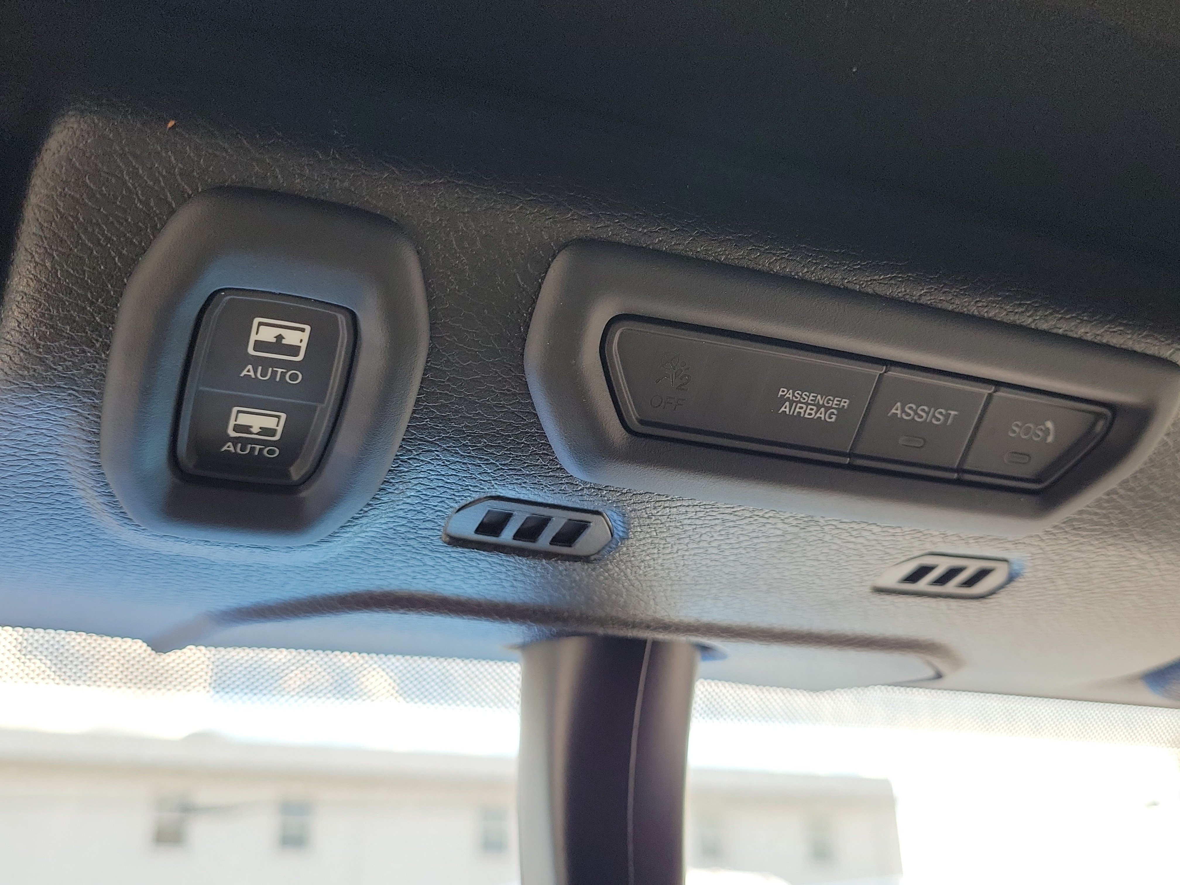 Used 2022 Jeep Wrangler Unlimited Sahara w/ Cold Weather Group AWD/4WD image 31