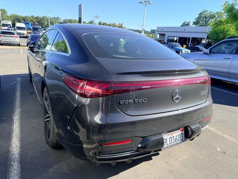 Used 2023 Mercedes-Benz EQS 580 4MATIC Sedan image 3