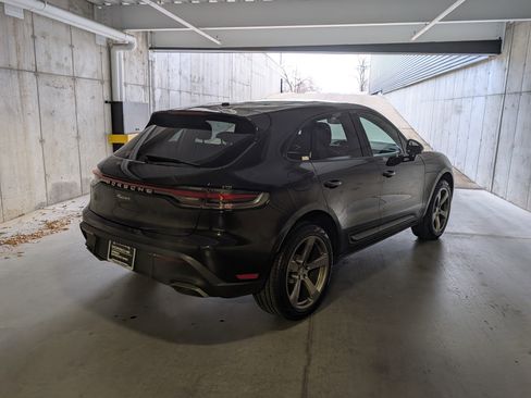 Used 2025 Porsche Macan image 9