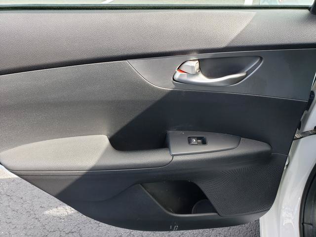 Used 2021 Kia Forte LXS FWD image 13