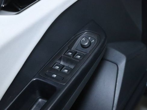 Used 2025 Volkswagen Taos S FWD image 16