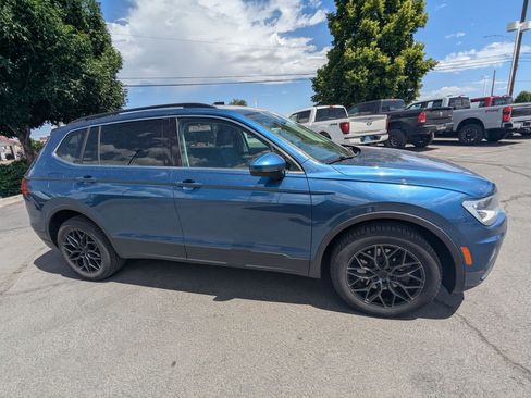 Used 2019 Volkswagen Tiguan SE AWD/4WD image 2